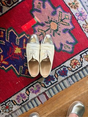 Dieppa Restrepo Size 9 Cream Leather Lace-Up Oxfords, Metallic Silver Cap Toe